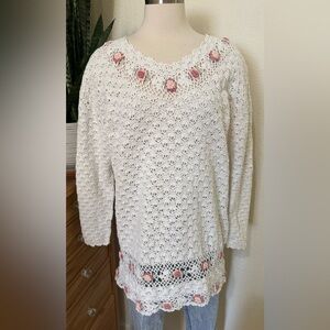 Vintage Hand-Knitted White Crochet Sweater – Floral Lace Boho Cottagecore‎